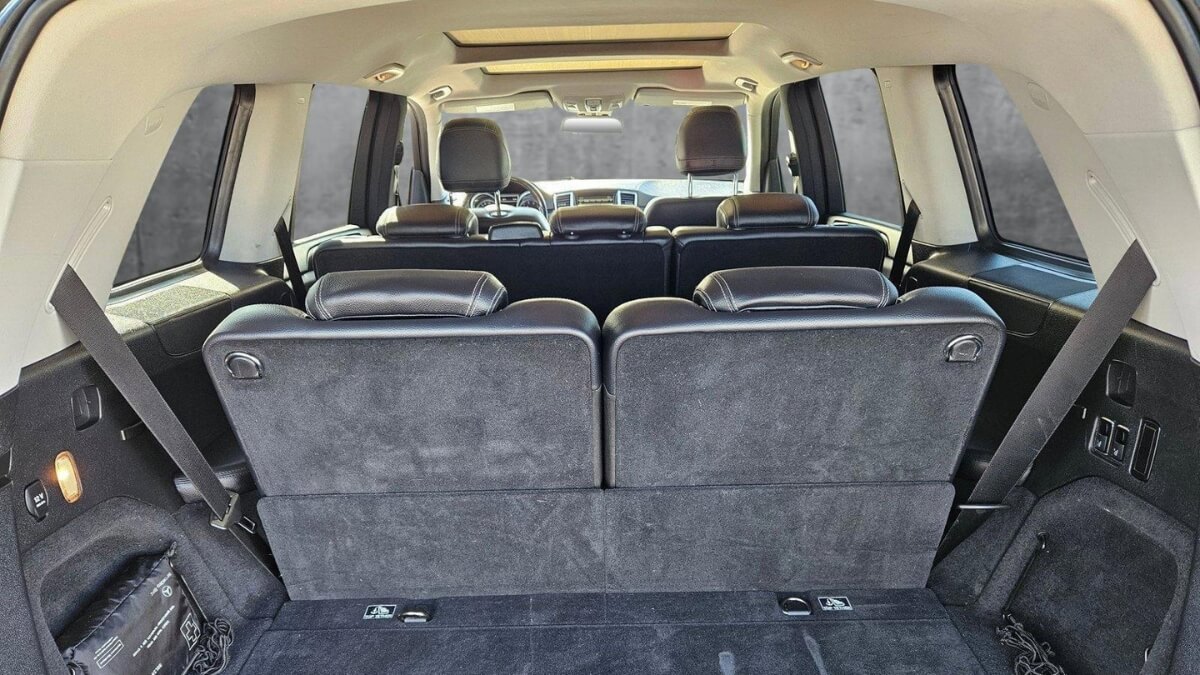 Mercedes-Benz GL interior